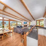 Eagles Nest - By Alpen Apartments